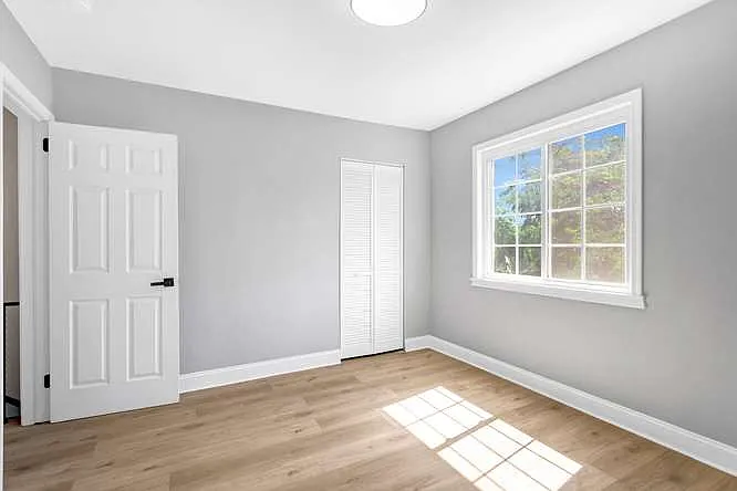 220 33rd St NE — Photo 12