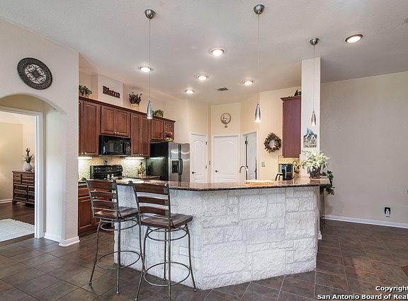 5th image of 25707 Green River Dr