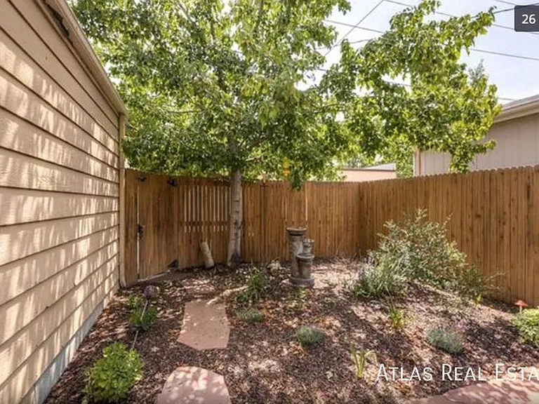 450 S Sherman St — Photo 27