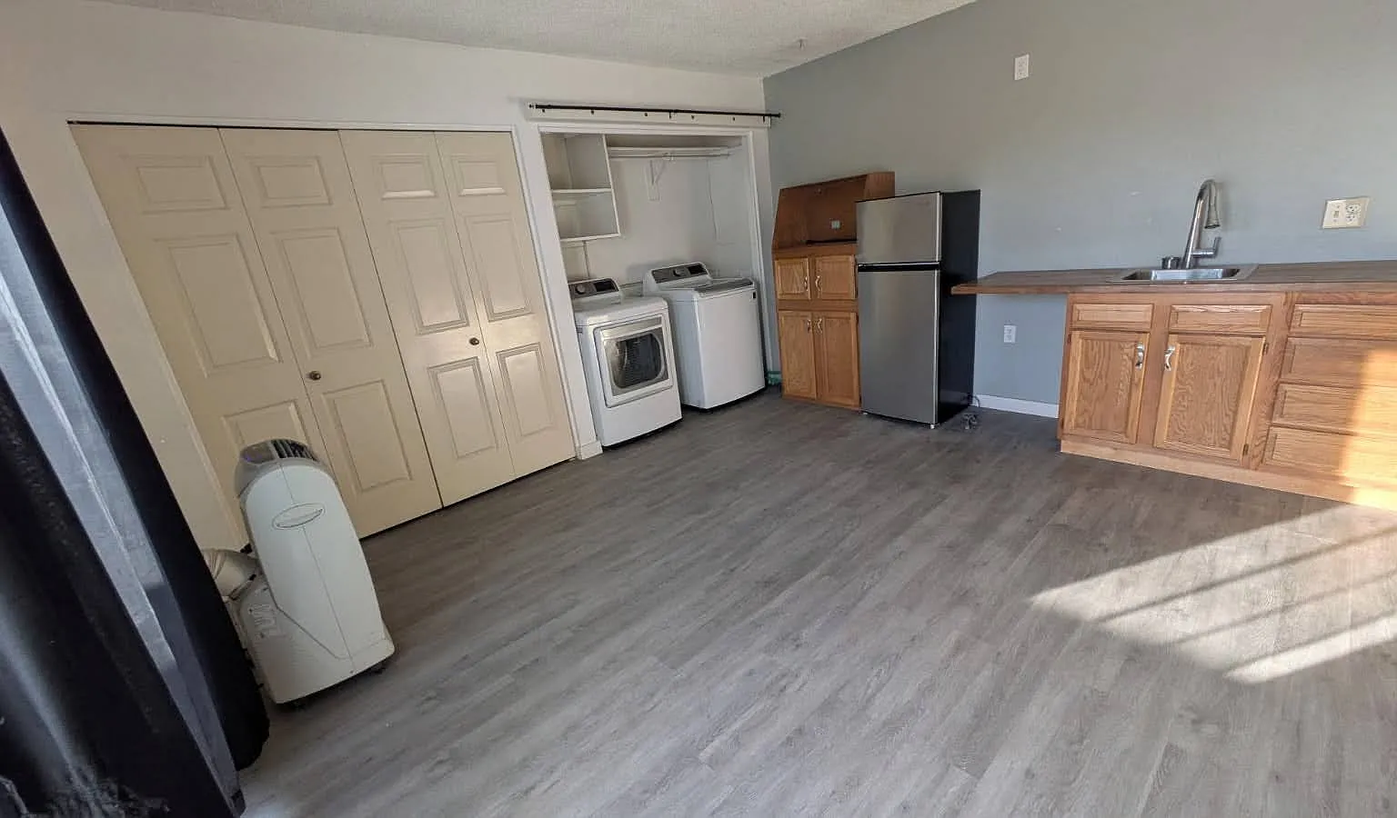 Studio, $955 — Photo 2