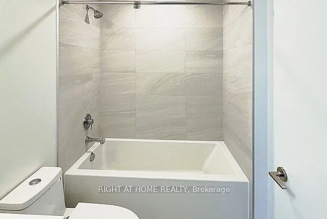 400 King St W #2106 — Photo 3