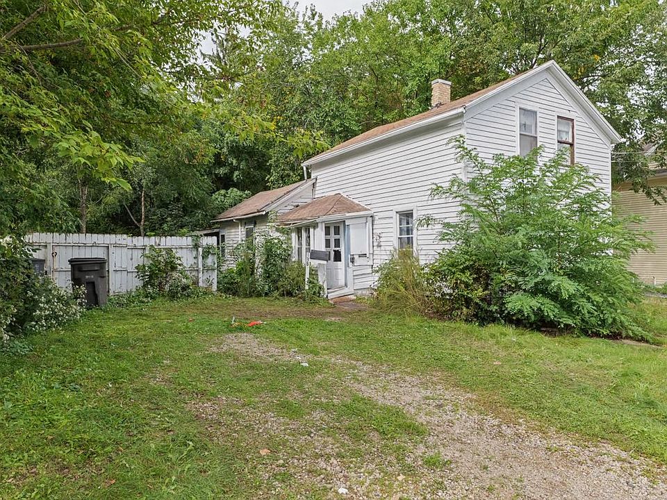 1st image of 138 N George STREET