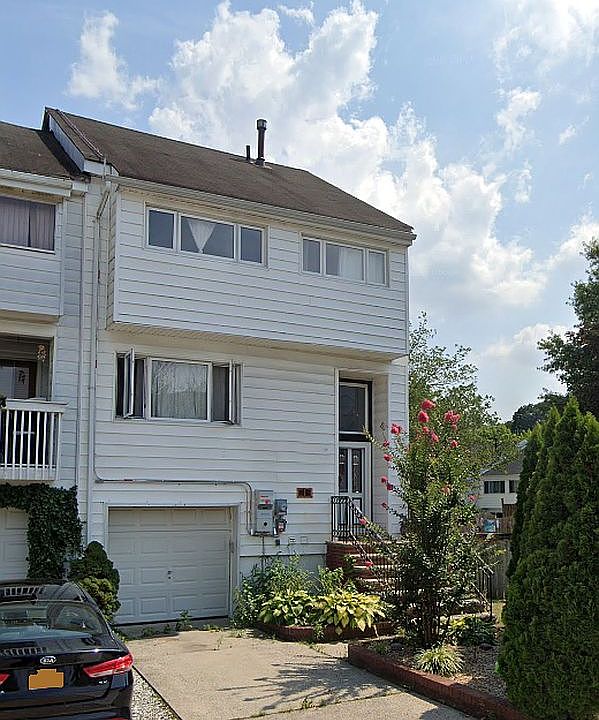 1st image of 36 Beekman Cir