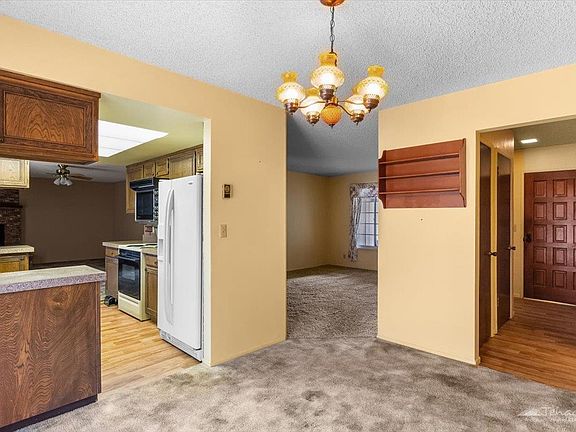 3rd image of 24450 Bay Ct