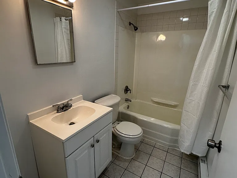 15 Patrick Henry St #16 — Photo 3