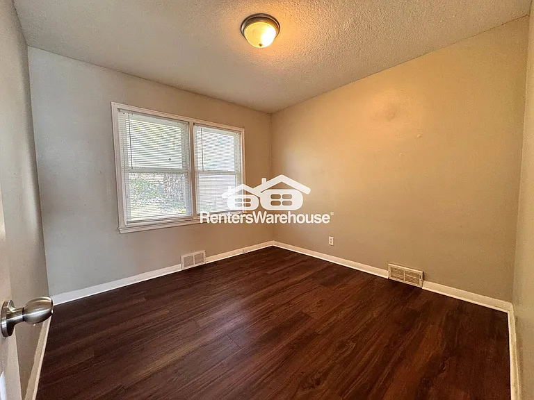 709 Bell Ave — Photo 9
