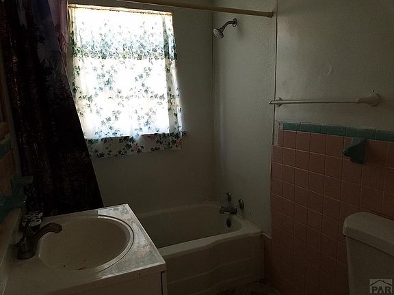 5th image of 1555 N Norwood Ave