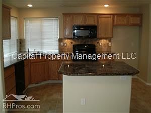 4th image of 667 E Heritage Park St