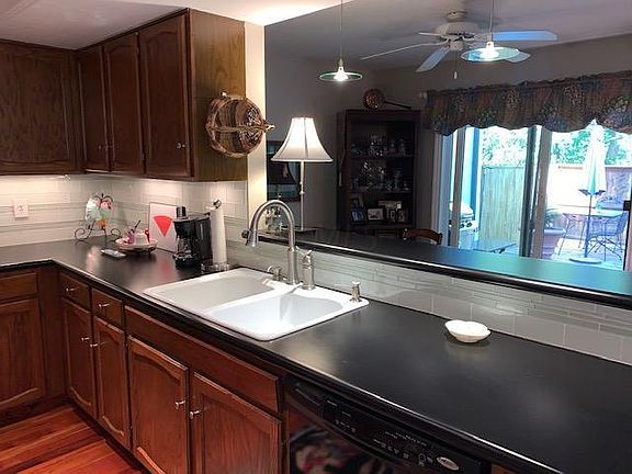 3rd image of 5224 Willow Grove Pl N