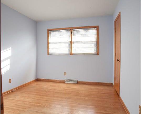 4th image of 2640 Quincy St NE