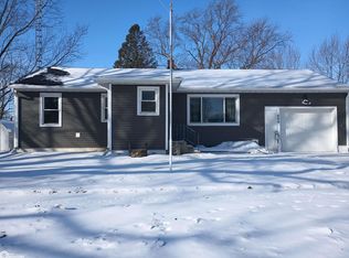 409 6th St SW, Hampton, IA 50441