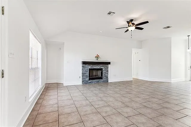 85 Moss Dr — Photo 5
