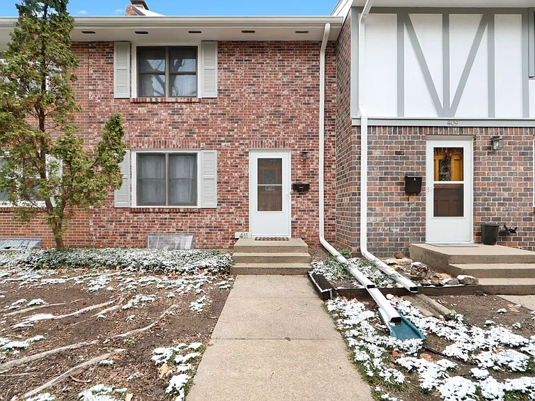 411 Timberwick Pl — Photo 1