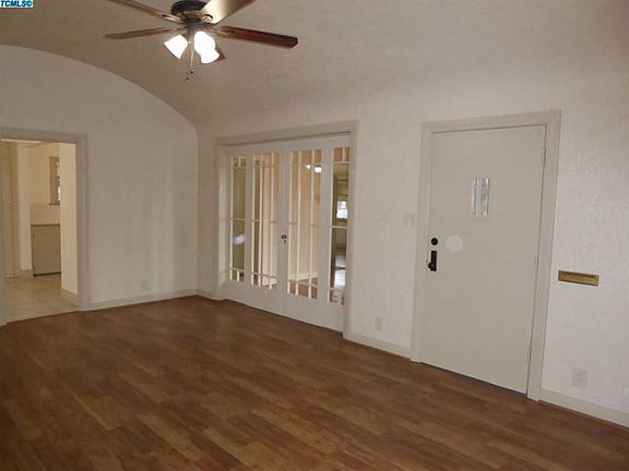 5th image of 429 W Grangeville Blvd