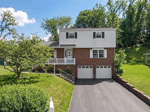2nd image of 120 Knoll Dr