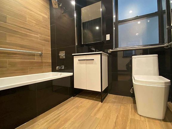 4th image of 2621 Newkirk Ave #1D