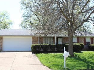 5 Appletree Ct, Saint Peters, MO