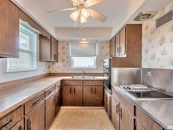 4th image of 2824 S Peninsula Dr