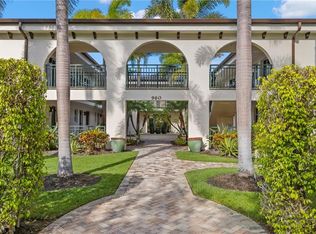 960 7th St S #101, Naples, FL 34102