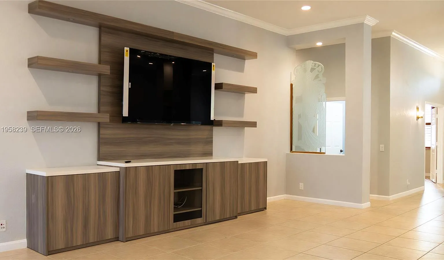 4 bed, 2.5 bath, 2674 sqft, $6,800 — Photo 4