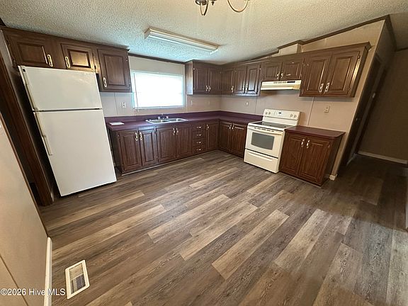 3rd image of 21960 Katawba Drive
