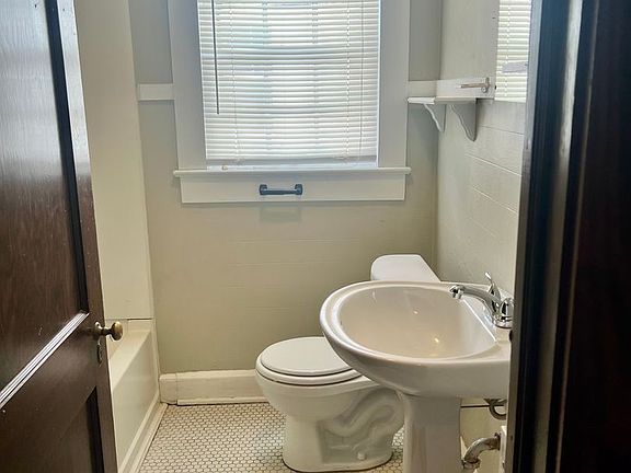 2nd image of 717 Sherrod Ave APT B