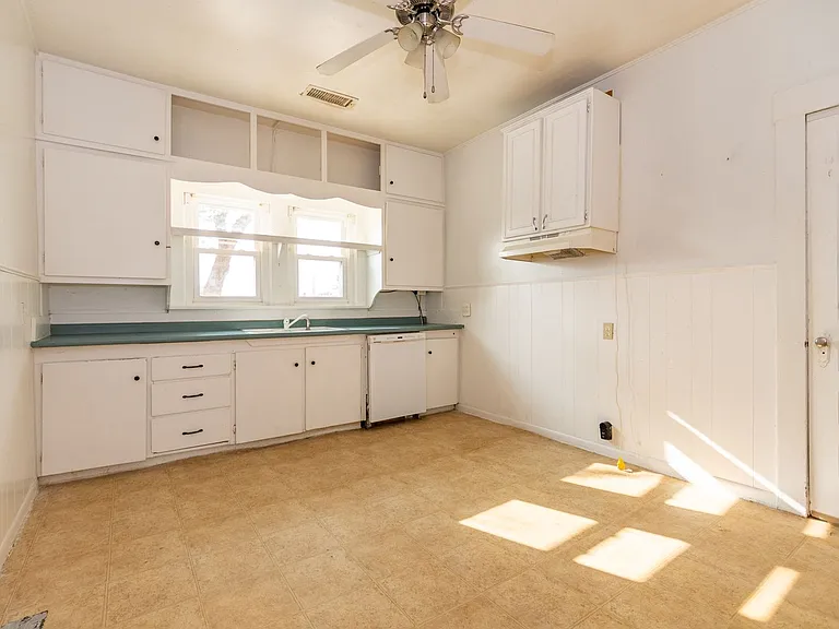 4102 W Sundown Ln — Photo 7