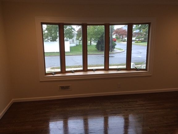 4th image of 21 Paula Dr