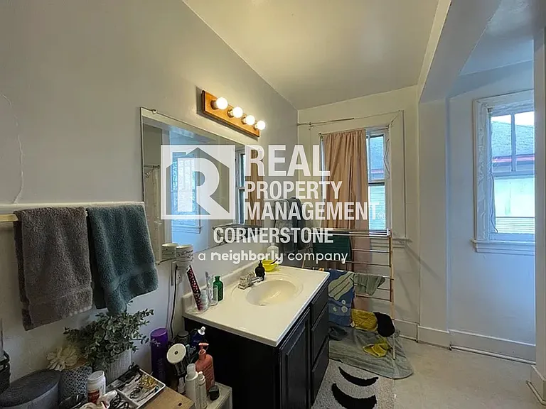 808 W Kalamazoo Ave — Photo 24