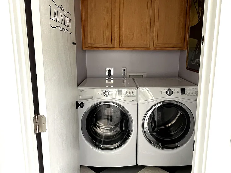917 Gates Ave — Photo 24
