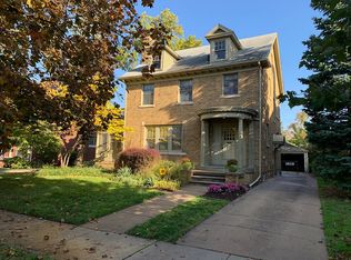 18690 Gainsborough Rd, Detroit, MI 48223