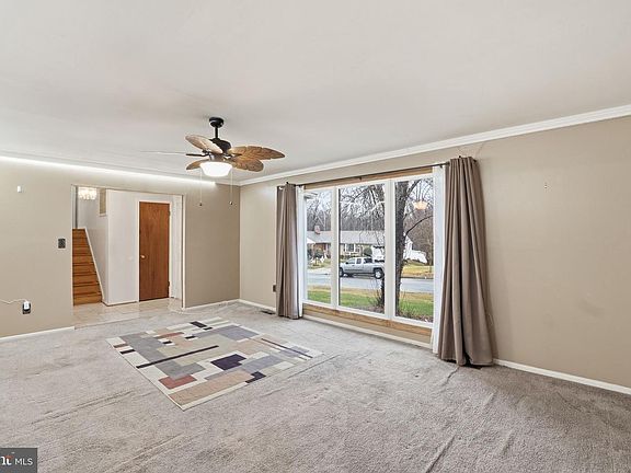 3rd image of 12101 Hunterton St