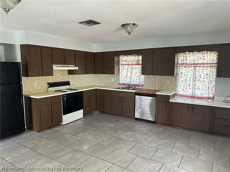 1318 Schlosser Rd — Photo 6
