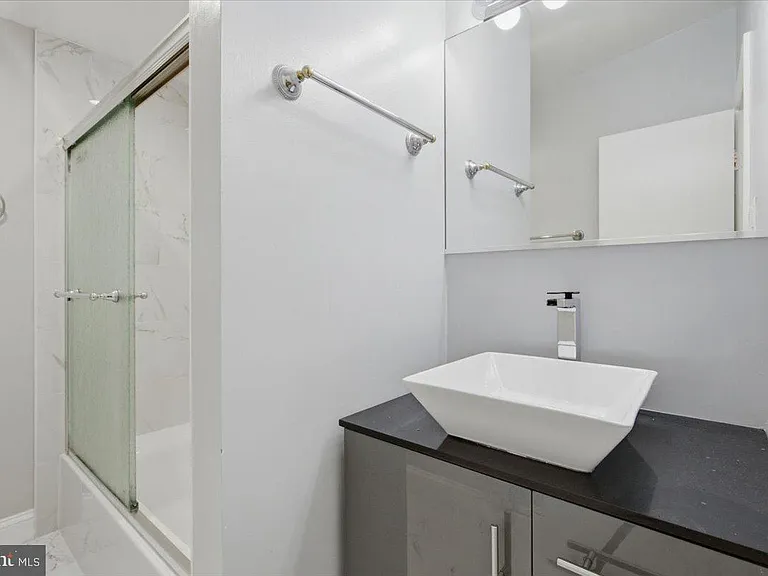 6614 Melody Ln — Photo 23