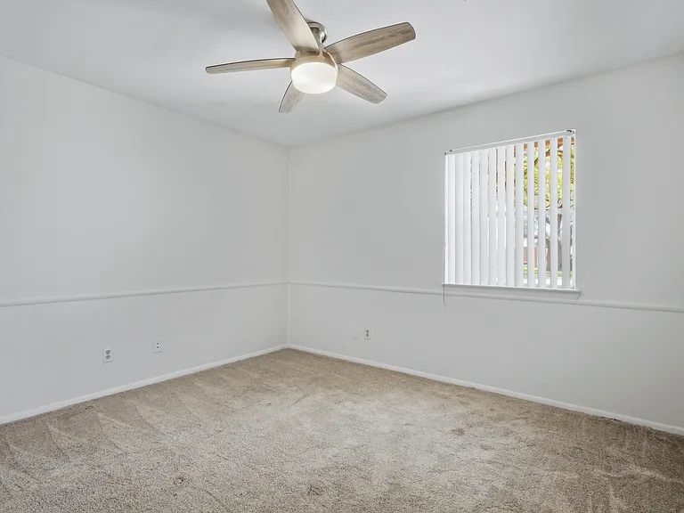 15721 Mapleview Cir — Photo 18