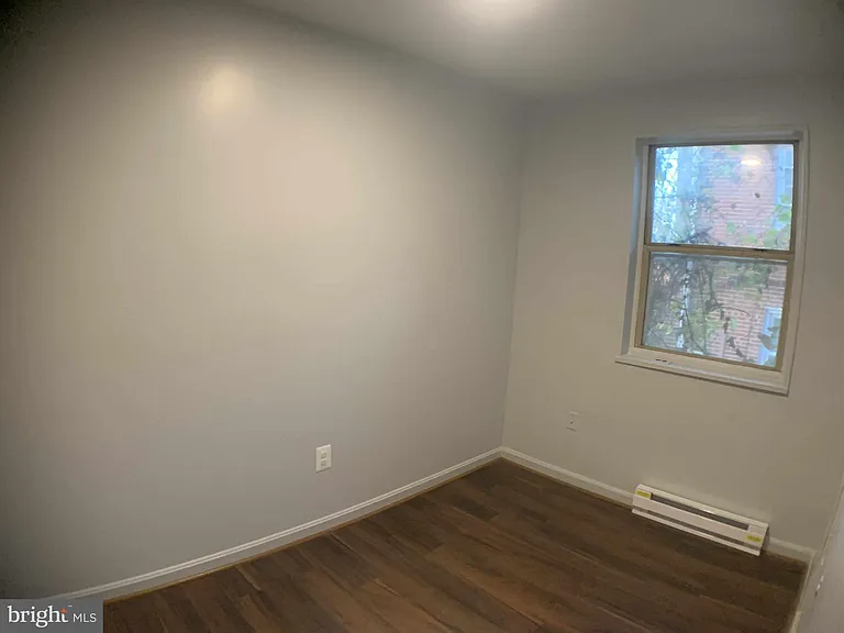 927 52nd St NE #4 — Photo 7