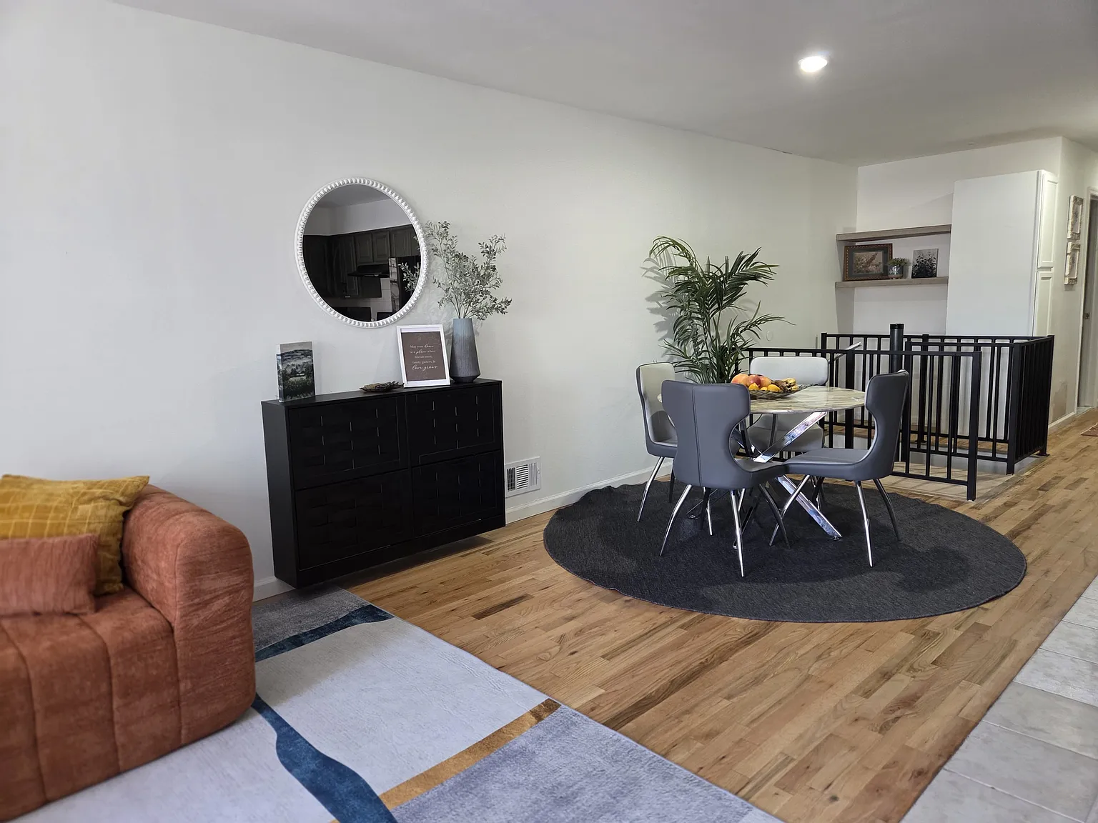 3 bed, 2440 sqft, $1,300 — Photo 4