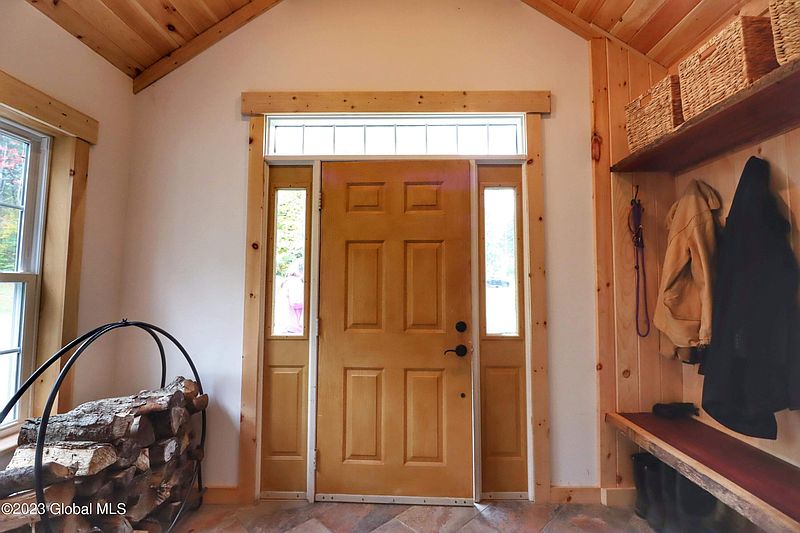 3rd image of 104 Allen Road
