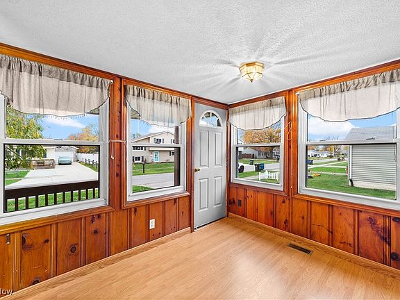2nd image of 647 Idlewood Ave