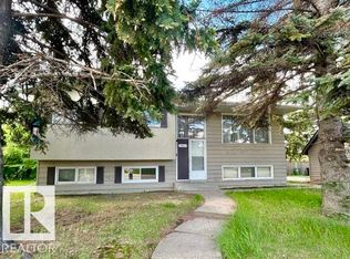 10803 40th Ave NW, Edmonton, AB T6J 0P6