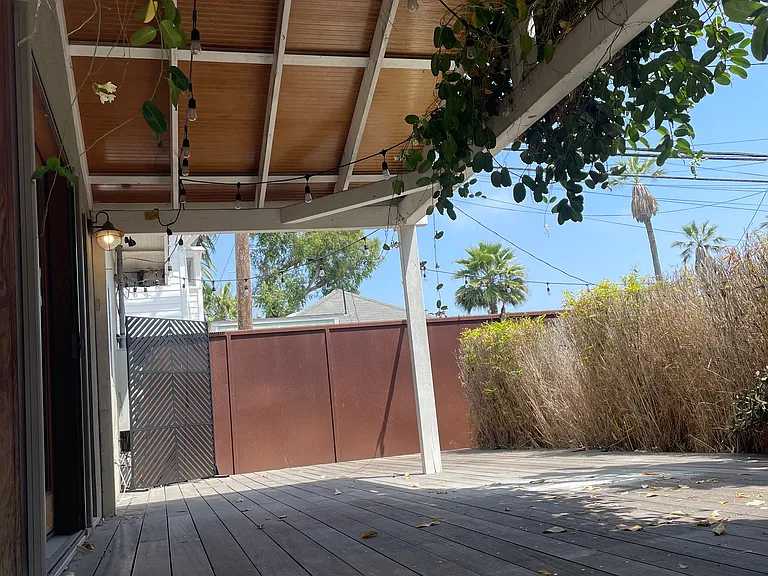 427 Grand Blvd — Photo 40