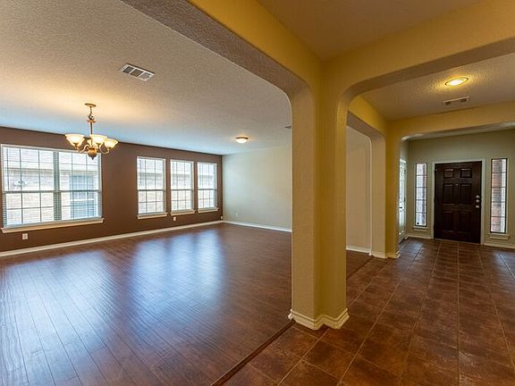 3rd image of 2501 McKendrick Dr