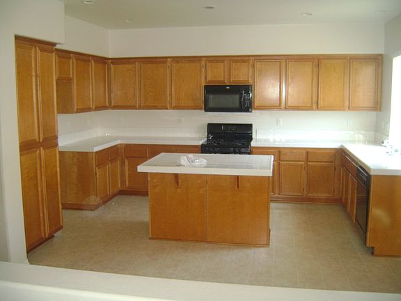 4th image of 1529 Cheshire Dr