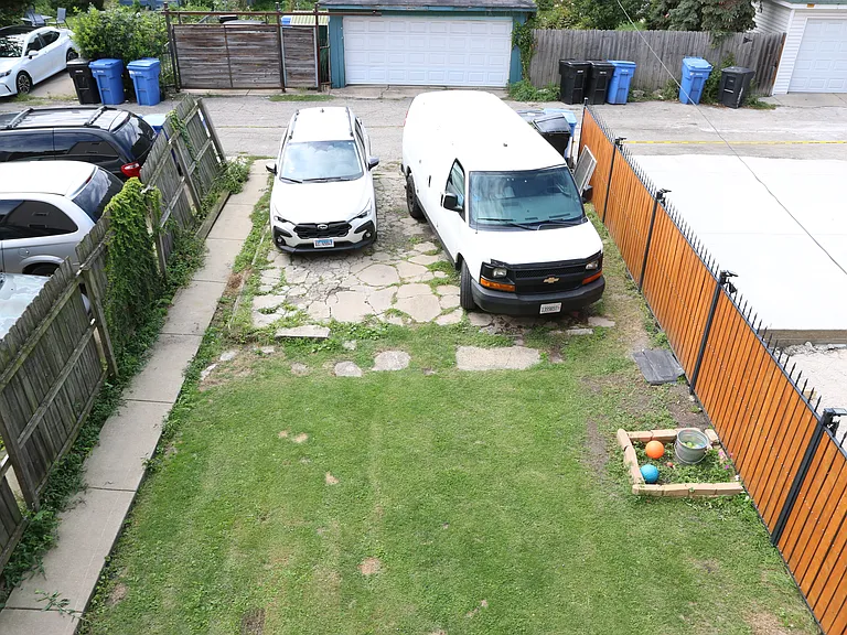 2828 N Albany Ave #1 — Photo 16