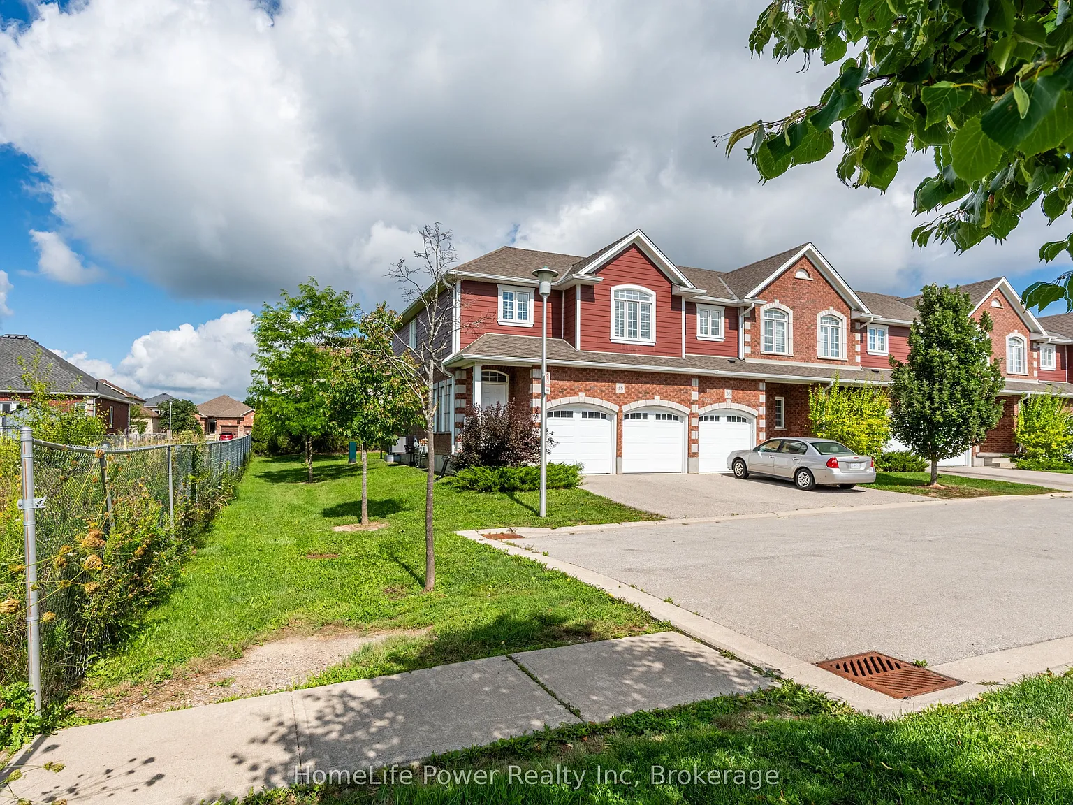 4 bed, $2,795 — Photo 2