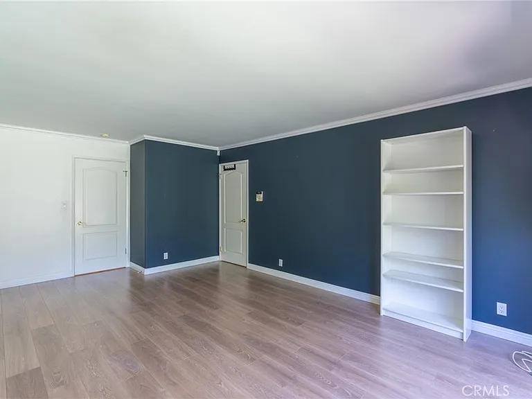 333 W Wistaria Ave — Photo 18