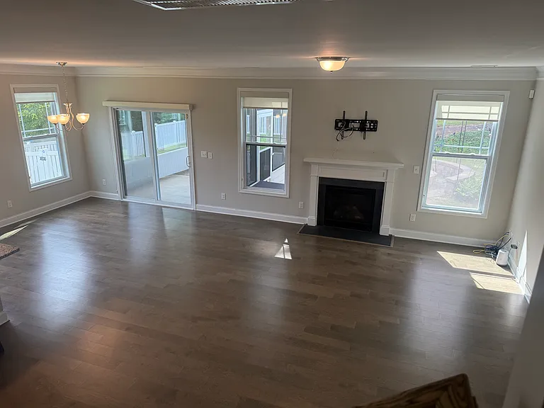 3931 Lake Breeze Dr — Photo 6