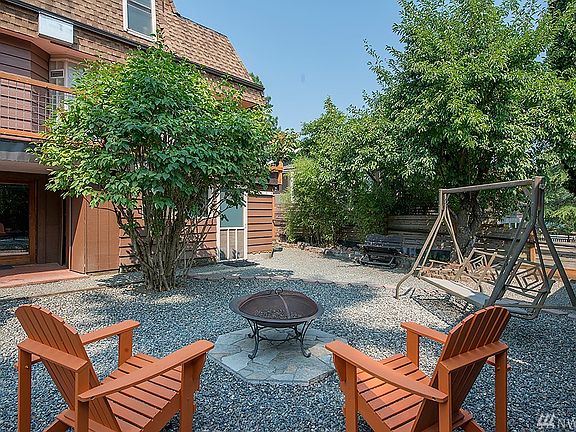 4th image of 10028 35th Ave NE