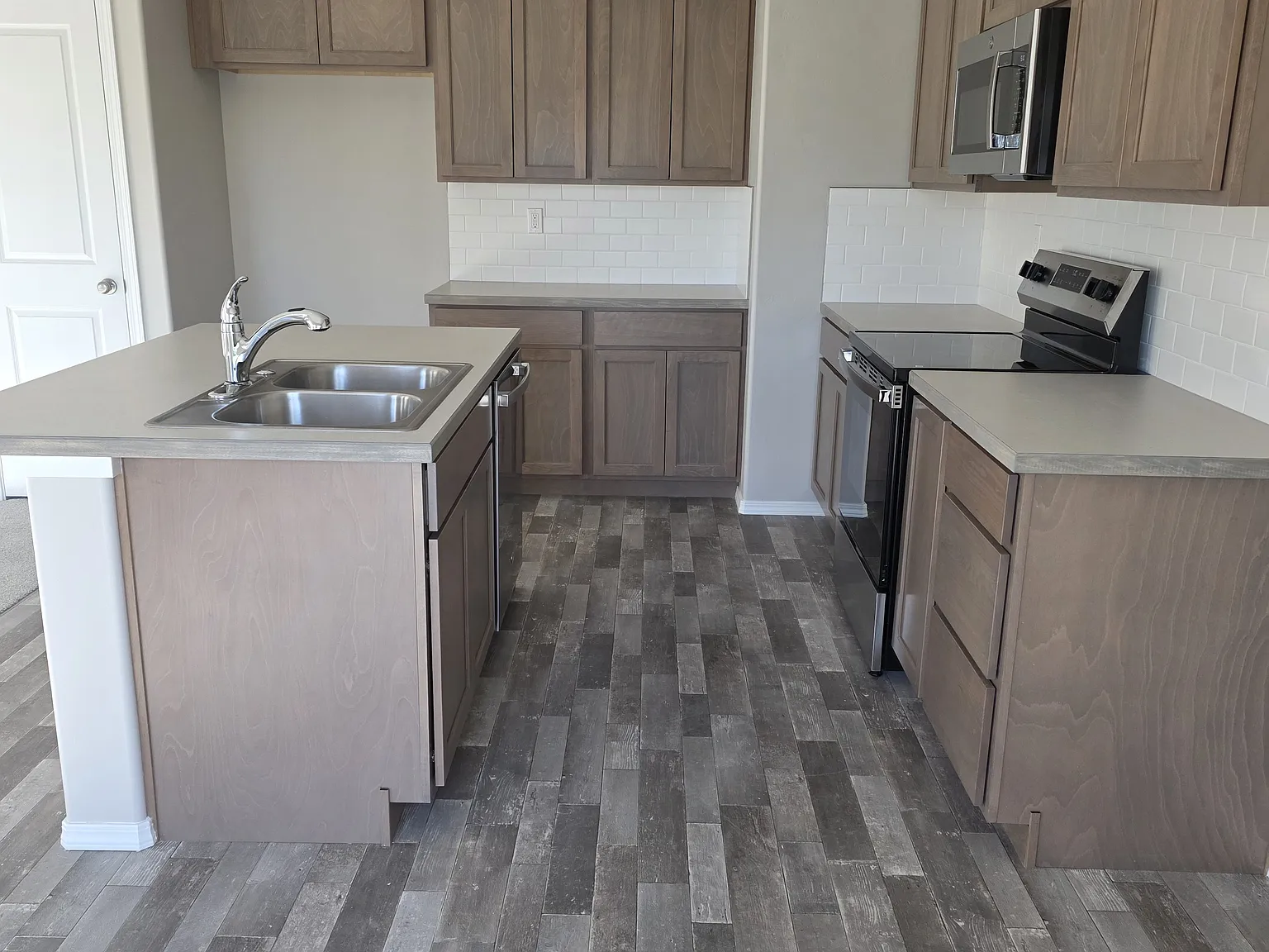 1518 Kenyon Rd — Photo 3