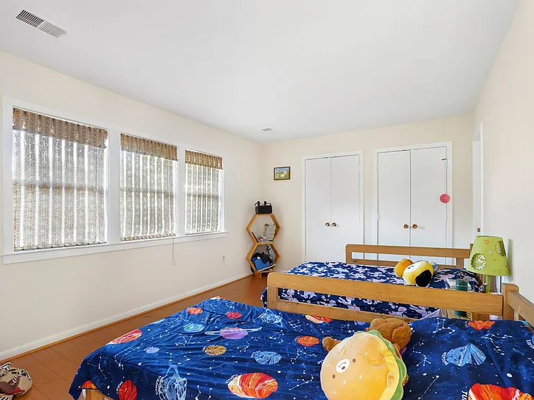 5351 Strathmore Ave — Photo 20
